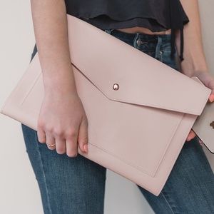 GLASS LADDER CO. MEGAN PORTFOLIO CLUTCH BLUSH PINK